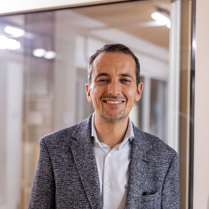 Simon Schärer Porträt hoch